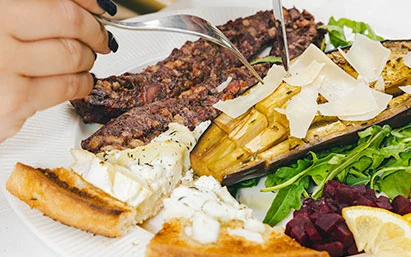 Des plats du jour gourmands servis à l'Atelier Lou Gardo