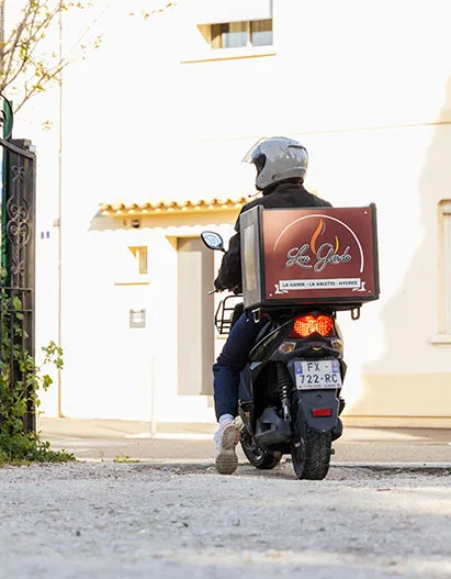 Livraison de pizza à domicile par nos livreurs à Lou Gardo Hyères