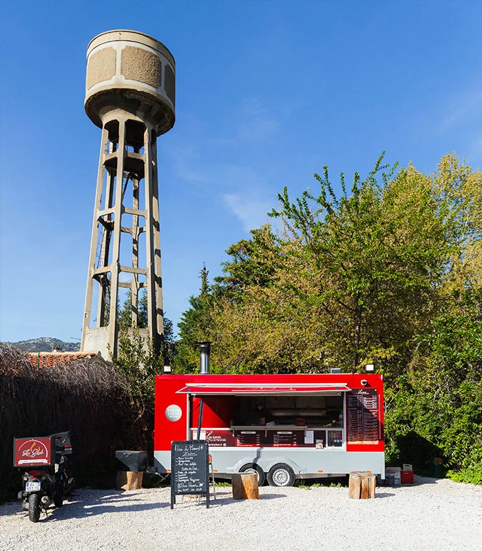 Notre camion à Pizza situé à l'entrée de La valette proche de Toulon