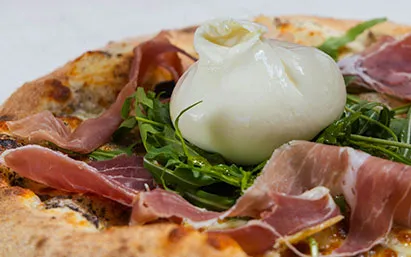 De la burratta sur notre pizza diamant gold