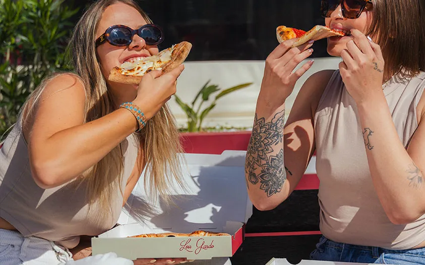 Nos clients adorent manger nos pizzas à emporter à Carqueiranne Lou Gardo